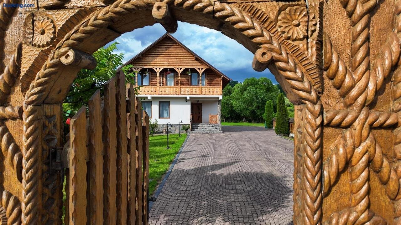 Proprietatea - vedere exterioară