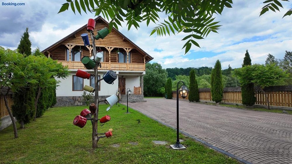 Proprietatea - vedere exterioară